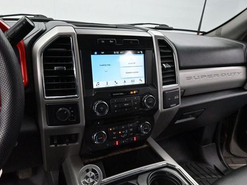 Used 2018 Ford F250 Lariat w/ Lariat Value Package image 18