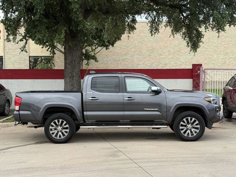 Used 2020 Toyota Tacoma Limited AWD/4WD image 3