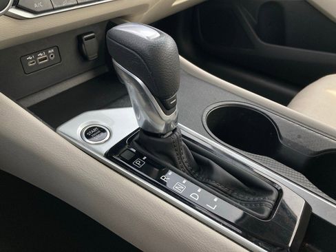 Used 2025 Nissan Altima 2.5 SV image 25