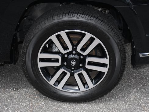Used 2019 Toyota 4Runner Limited AWD/4WD image 23