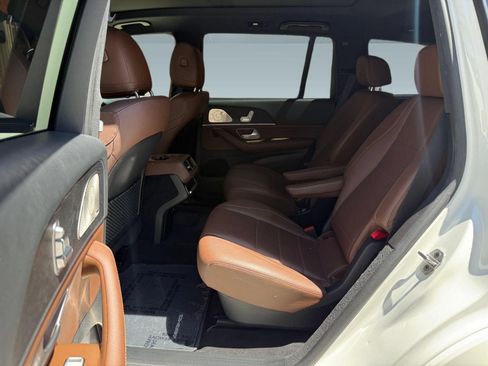 Used 2024 Mercedes-Benz GLS 450 4MATIC image 22
