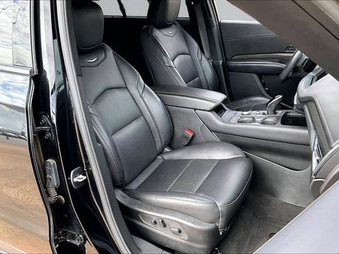 Used 2022 Cadillac XT4 Sport w/ Comfort Package FWD image 7