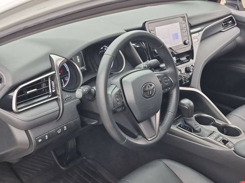 Used 2022 Toyota Camry SE FWD image 10