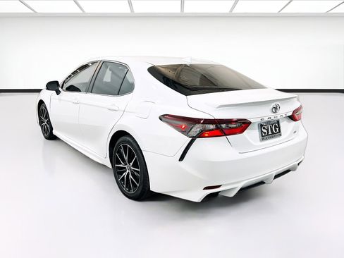 Used 2024 Toyota Camry SE FWD image 6