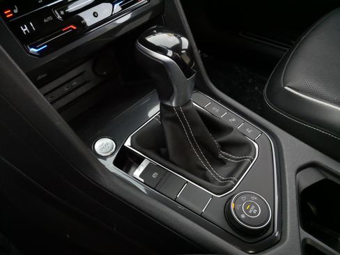 Used 2022 Volkswagen Tiguan SEL R-Line image 24