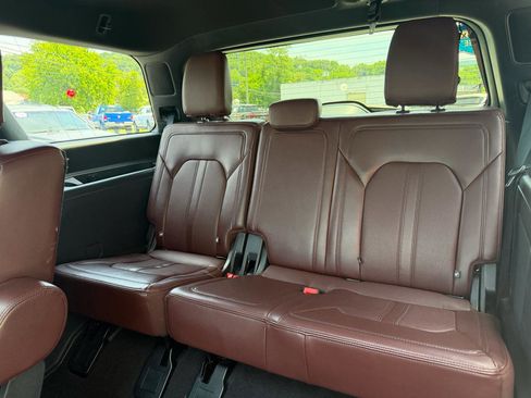 Used 2024 Ford Expedition Limited AWD/4WD image 22