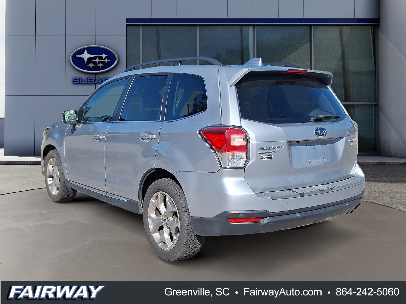Used 2017 Subaru Forester 2.5i Touring AWD/4WD image 3