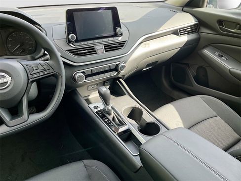 Used 2025 Nissan Altima 2.5 S image 22