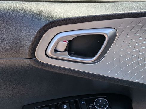 Used 2024 Kia Soul LX w/ Option Group 015 FWD image 12