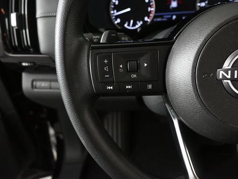 Used 2022 Nissan Pathfinder S FWD image 9