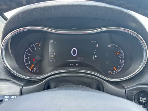 Used 2022 Jeep Grand Cherokee Limited w/ Tech Group RWD image 19