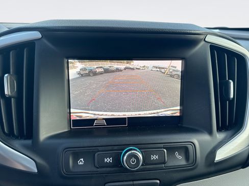 Used 2024 GMC Terrain SLE FWD image 20