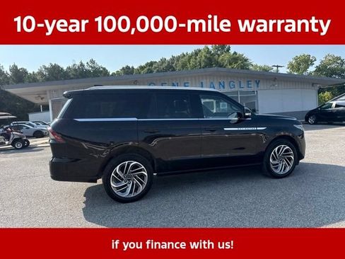 Used 2025 Lincoln Navigator Reserve AWD/4WD image 17