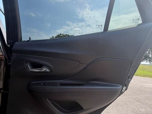 Used 2018 Buick Encore Essence w/ Experience Buick Package AWD/4WD image 15