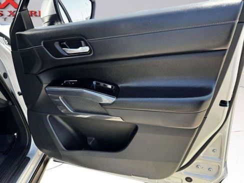 Used 2023 Nissan Pathfinder SL w/ SL Premium Package FWD image 59