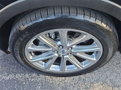 Used 2016 Ford Explorer Limited image 8