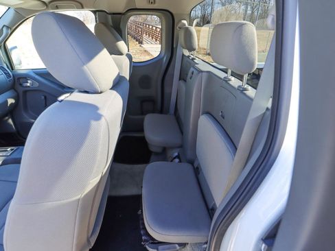 Used 2016 Nissan Frontier S image 29