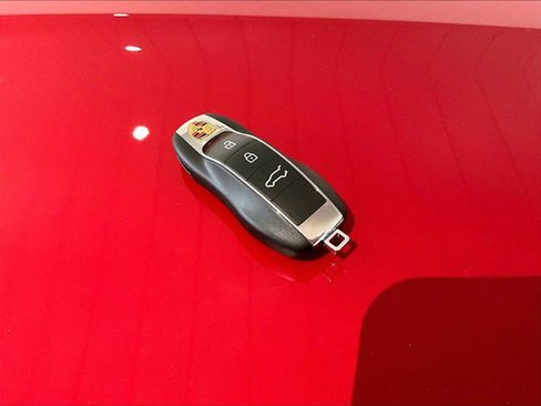 New 2026 Porsche Macan image 21