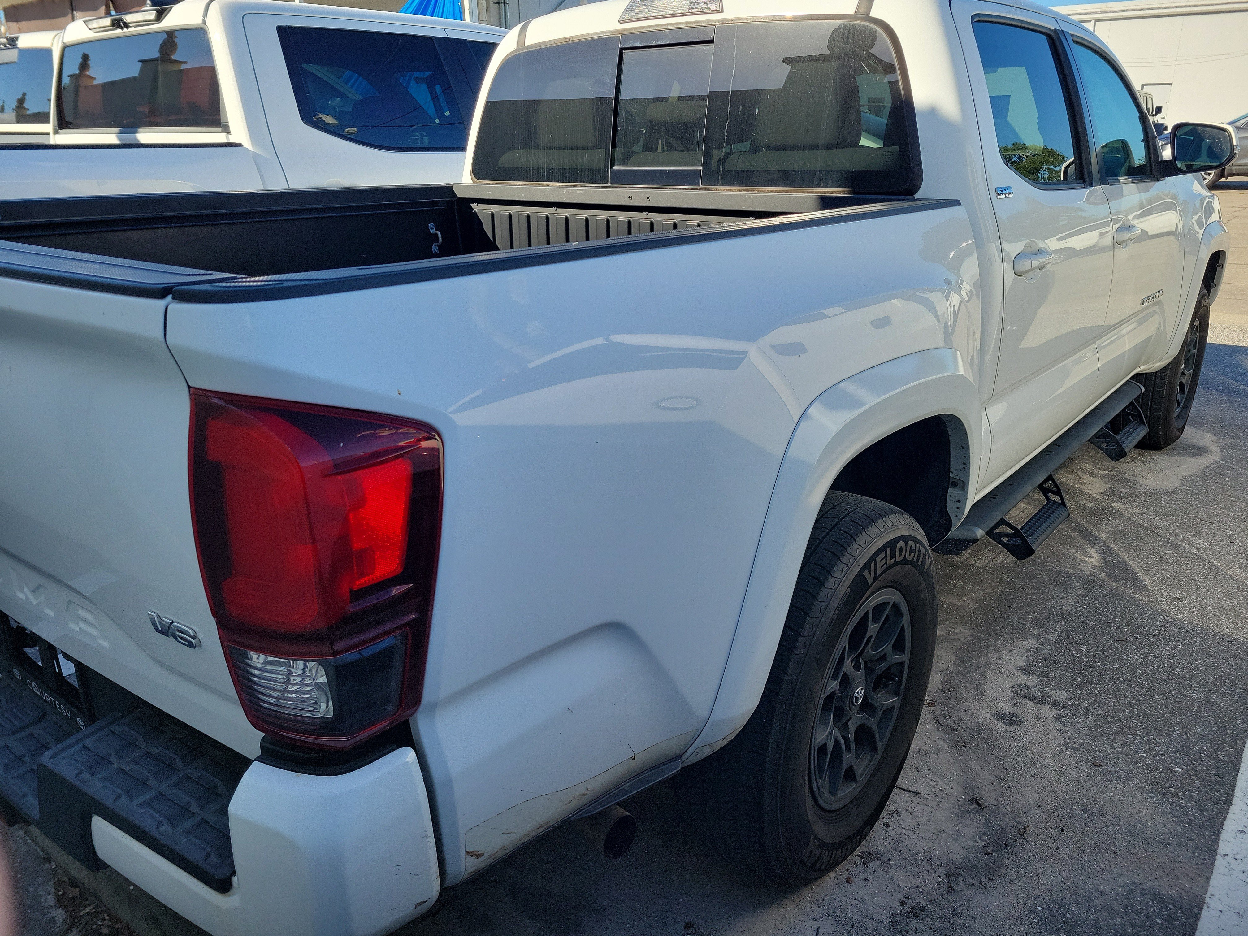 Used 2022 Toyota Tacoma SR5 w/ Technology Package RWD image 9