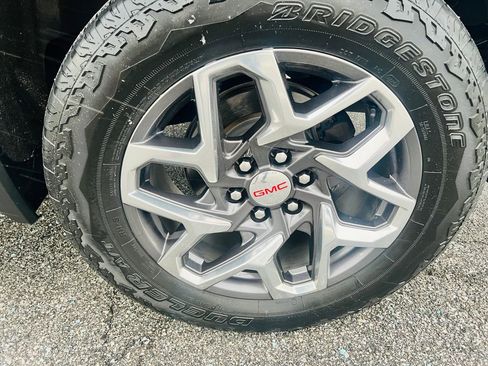 Used 2024 GMC Sierra 1500 SLT w/ SLT Premium Plus Package image 44