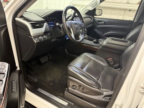 Used 2017 GMC Yukon SLT AWD/4WD image 13