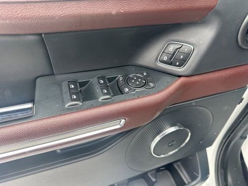 Used 2022 Ford Expedition Max Limited image 11