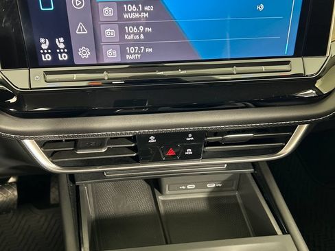 Used 2024 Volkswagen Atlas SE FWD image 13
