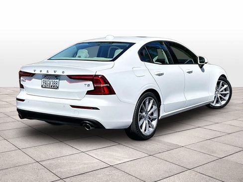Used 2019 Volvo S60 T5 Momentum w/ Premium Package FWD image 16