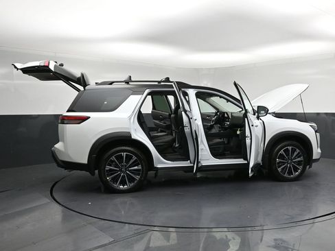 New 2026 Nissan Pathfinder Platinum image 37