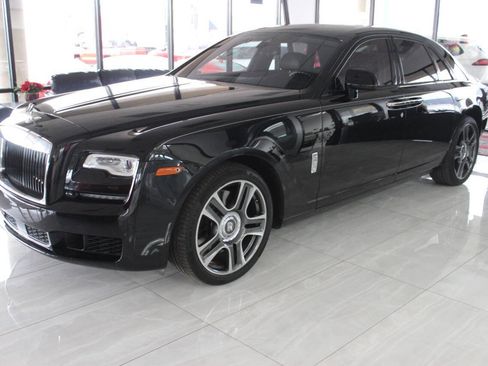 Used 2019 Rolls-Royce Ghost image 1