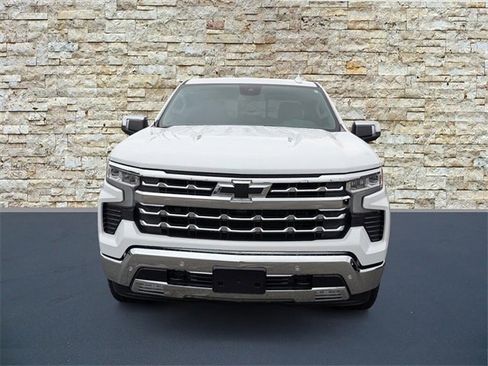 Used 2024 Chevrolet Silverado 1500 LTZ image 3