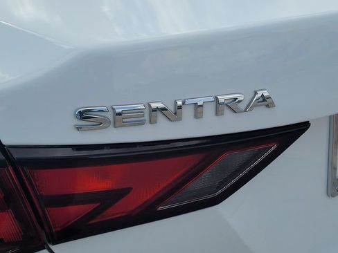 Used 2024 Nissan Sentra SV FWD image 9