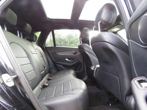 Used 2021 Mercedes-Benz GLC 300 4MATIC image 16