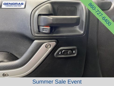 Used 2017 Jeep Wrangler Unlimited Rubicon AWD/4WD image 13