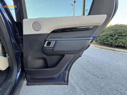 Used 2018 Land Rover Discovery SE image 49