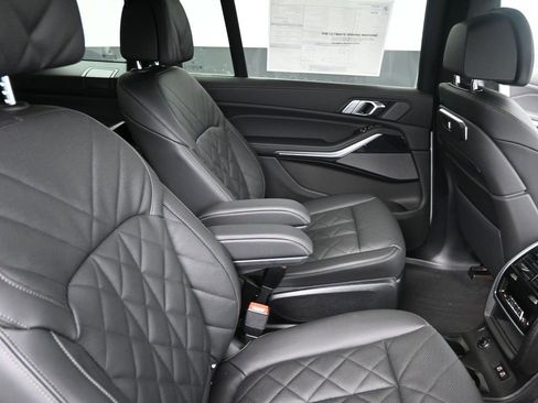 New 2026 BMW X7 xDrive40i w/ M Sport Package image 25