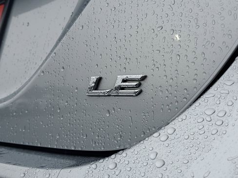 Certified 2022 Toyota Camry LE image 7