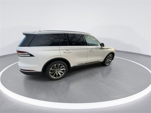 New 2026 Lincoln Aviator Reserve image 8