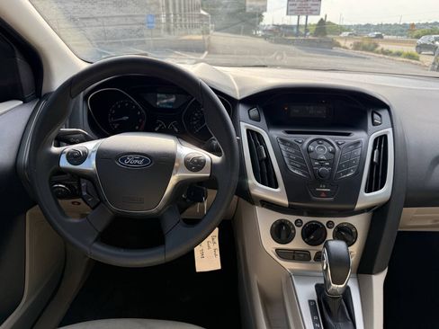 Used 2012 Ford Focus SE FWD image 25