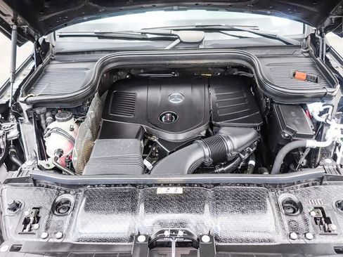Used 2025 Mercedes-Benz GLE 450e 4MATIC image 33