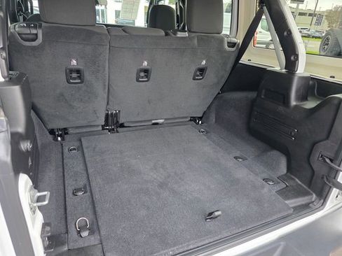 Used 2020 Jeep Wrangler Unlimited Sport S image 13