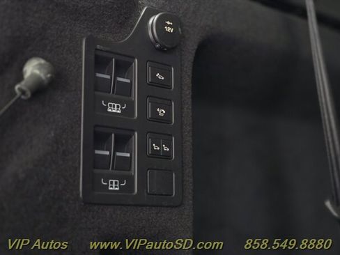 Used 2017 Land Rover Discovery First Edition image 11