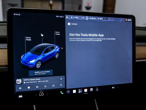 Used 2021 Tesla Model Y Long Range AWD/4WD image 33