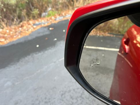 Used 2023 Toyota Corolla Cross LE w/ Moonroof Package image 27