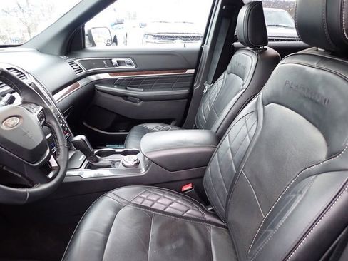 Used 2019 Ford Explorer Platinum image 16