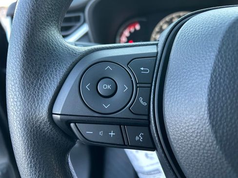 Used 2025 Toyota RAV4 XLE image 12