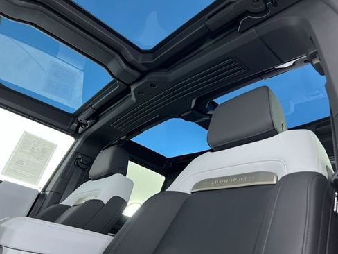 Used 2024 GMC Hummer EV 2X w/ Extreme Off-Road Package image 19