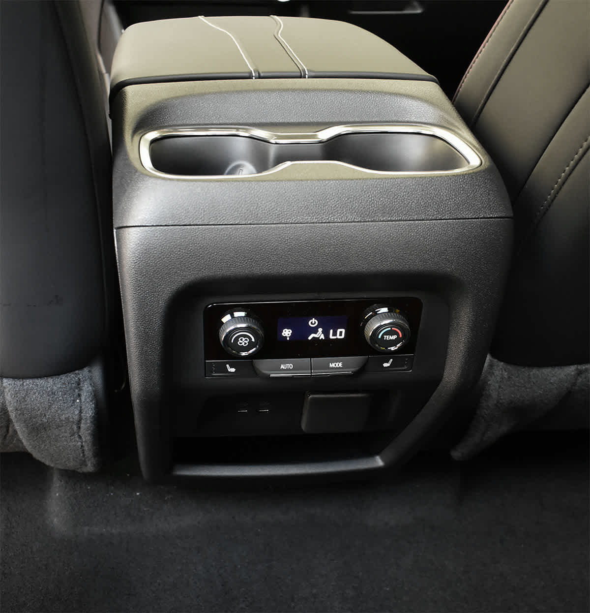 New 2027 Chevrolet Traverse RS AWD/4WD image 12