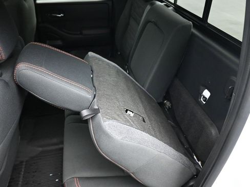 Used 2022 Nissan Frontier PRO-4X w/ Off-Road Protection Package image 34