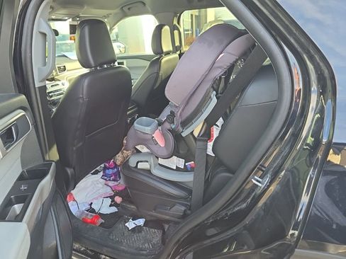 Used 2024 Ford Explorer XLT w/ Equipment Group 202A image 2